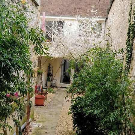 Bed and Breakfast Le 3 Rue Grande Moret-sur-Loing Exterior foto