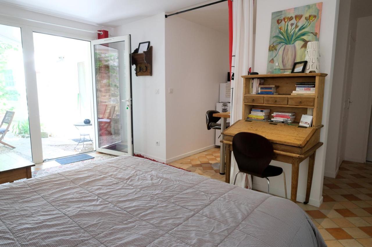 Bed and Breakfast Le 3 Rue Grande Moret-sur-Loing Exterior foto