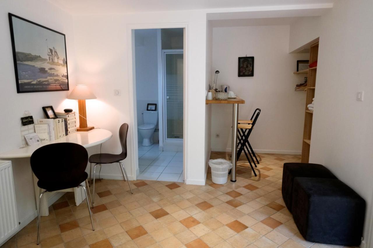 Bed and Breakfast Le 3 Rue Grande Moret-sur-Loing Exterior foto