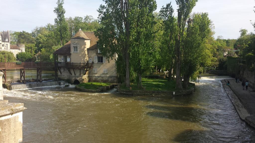Bed and Breakfast Le 3 Rue Grande Moret-sur-Loing Exterior foto