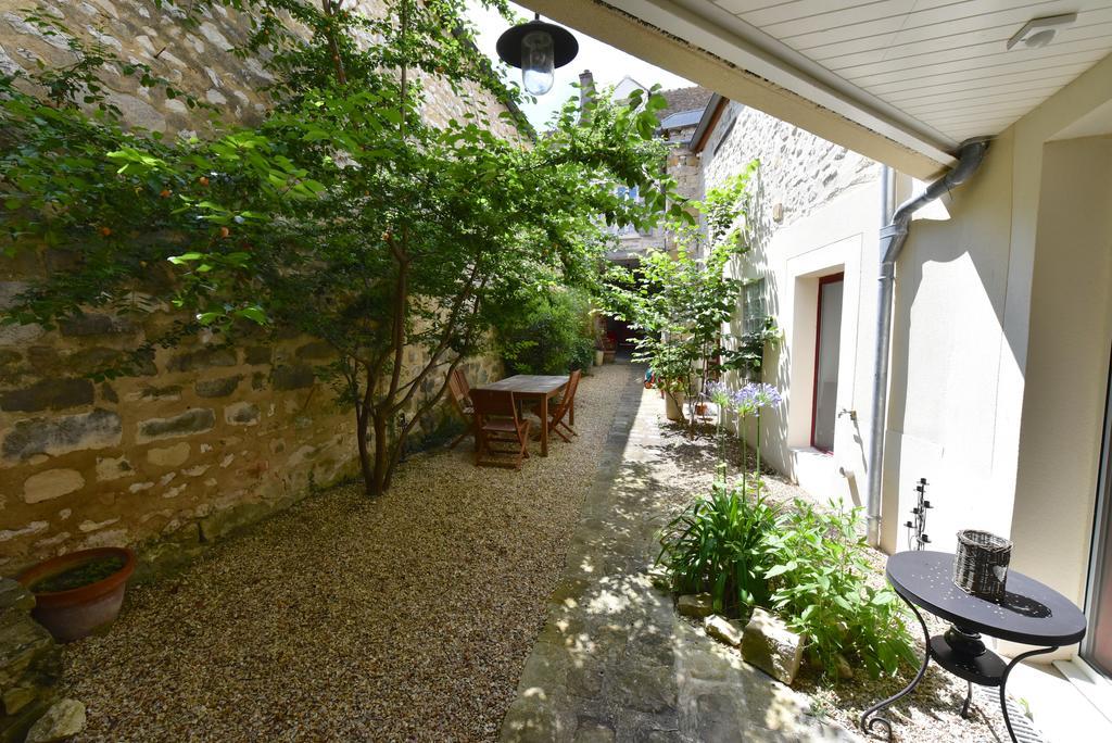 Bed and Breakfast Le 3 Rue Grande Moret-sur-Loing Exterior foto