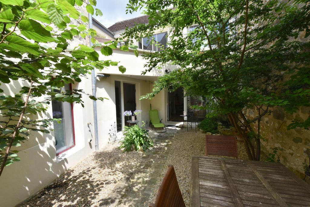 Bed and Breakfast Le 3 Rue Grande Moret-sur-Loing Exterior foto