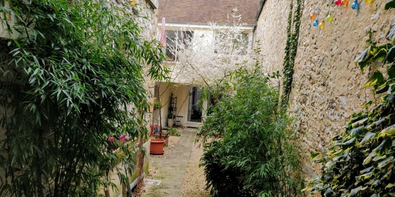 Bed and Breakfast Le 3 Rue Grande Moret-sur-Loing Exterior foto